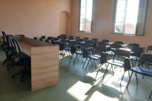 la Sala Conferenze al primo piano