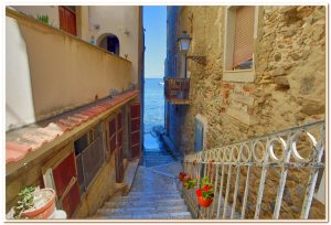 Chianalea-vicolo-con-scalinata (1)